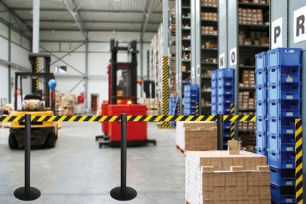 Absperrung & Personenleitsysteme Gurtpfosten und Gurtband gestreift