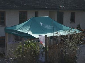CapTent – das 1A Faltzelt mit Vordach